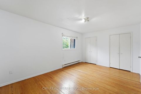 Photo 36 at 6 Windy Golfway Way, Flemingdon Park, Toronto