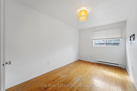 Photo 39 at 6 Windy Golfway Way, Flemingdon Park, Toronto