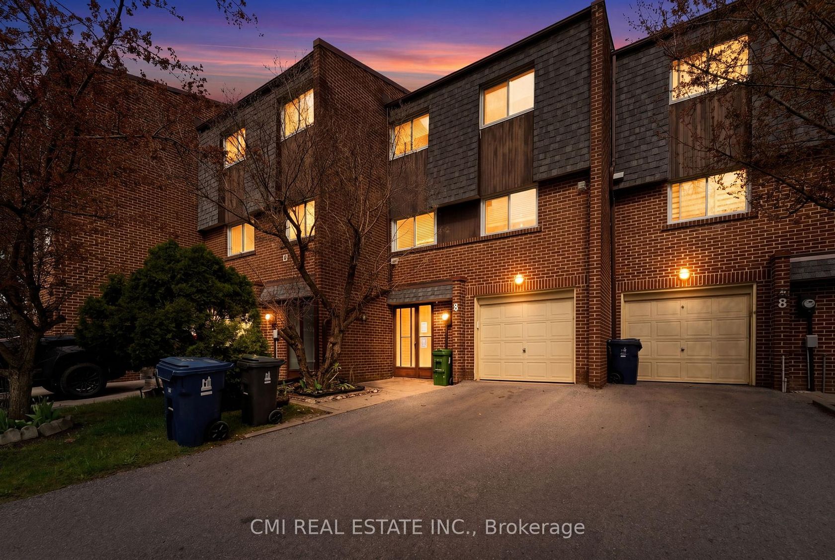 6 Windy Golfway Way, Flemingdon Park, Toronto photo 2