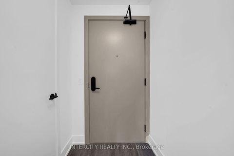 Photo 8 at 215 - 2075 King Road, King City, King