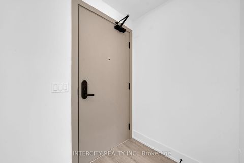 Photo 8 at 312 - 2075 King Road, King City, King
