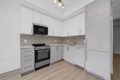 Photo 13 at 312 - 2075 King Road, King City, King