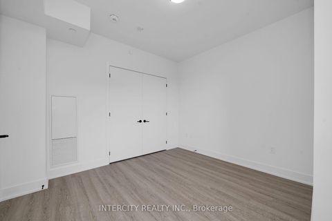 Photo 17 at 312 - 2075 King Road, King City, King