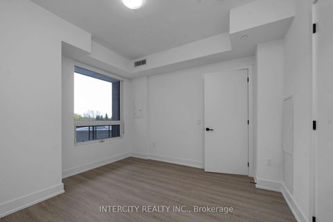 Photo 18 at 312 - 2075 King Road, King City, King