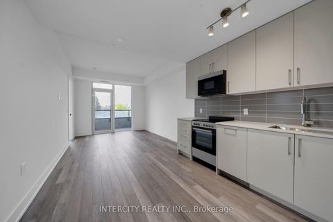Photo 9 at 316 - 2075 King Road, King City, King