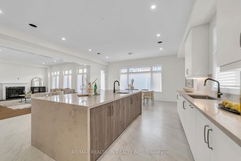 Photo 23 at 8 Saxby Farm Avenue, King City, King