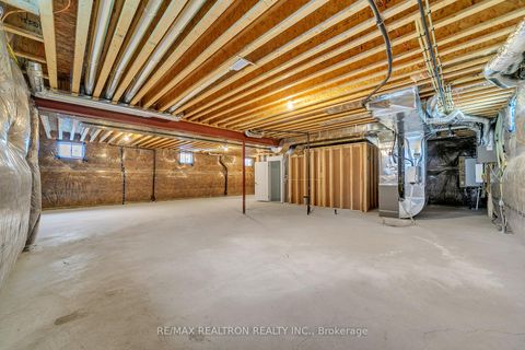 Photo 43 at 8 Saxby Farm Avenue, King City, King