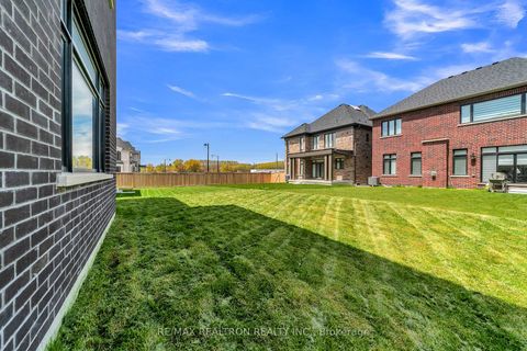 Photo 44 at 8 Saxby Farm Avenue, King City, King