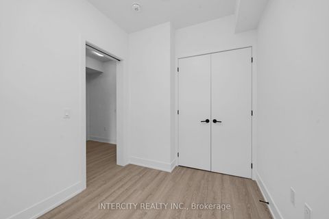 Photo 10 at 326 - 2075 King Road, King City, King