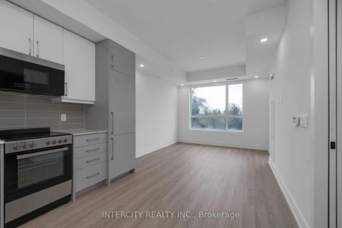 Photo 11 at 326 - 2075 King Road, King City, King