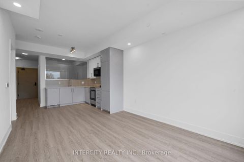 Photo 15 at 326 - 2075 King Road, King City, King