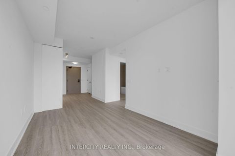 Photo 15 at 333 - 2075 King Road, King City, King