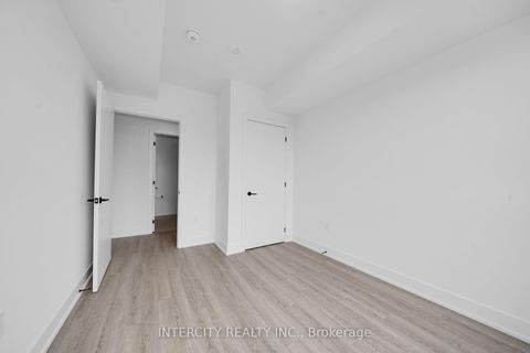 Photo 18 at 333 - 2075 King Road, King City, King