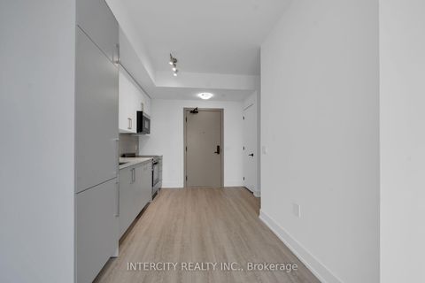Photo 14 at 431 - 2075 King Road, King City, King