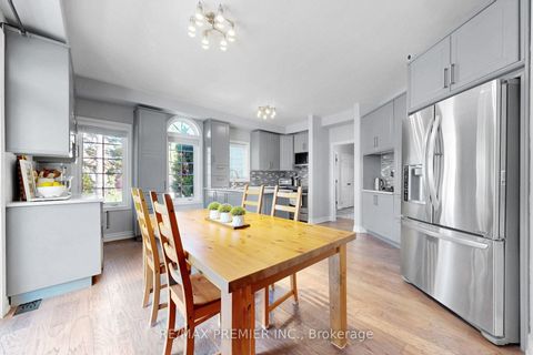 Photo 6 at 124 Kingsview Drive, Vellore Village, Vaughan