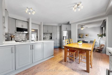 Photo 7 at 124 Kingsview Drive, Vellore Village, Vaughan