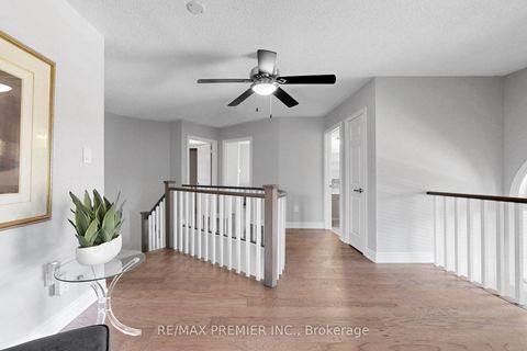 Photo 13 at 124 Kingsview Drive, Vellore Village, Vaughan