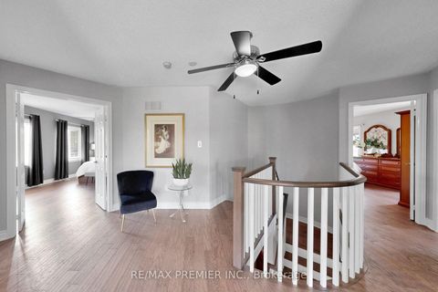 Photo 14 at 124 Kingsview Drive, Vellore Village, Vaughan