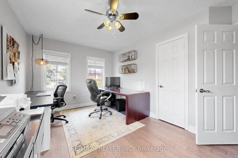 Photo 24 at 124 Kingsview Drive, Vellore Village, Vaughan
