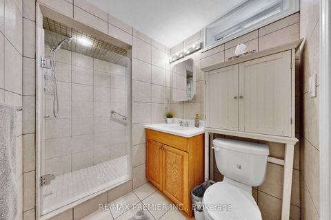 Photo 28 at 124 Kingsview Drive, Vellore Village, Vaughan