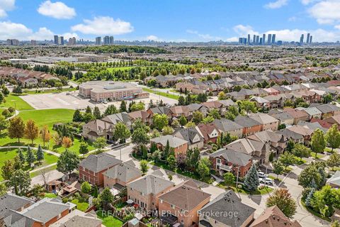 Photo 35 at 124 Kingsview Drive, Vellore Village, Vaughan