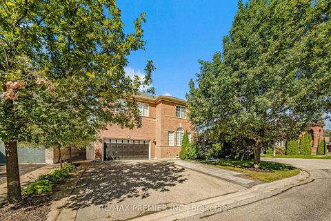 Photo 37 at 124 Kingsview Drive, Vellore Village, Vaughan