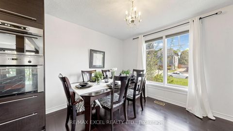 Photo 9 at 254 Patricia Avenue, Newtonbrook West, Toronto