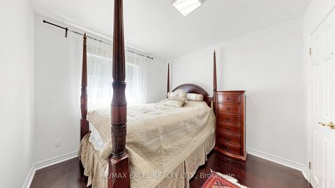 Photo 16 at 254 Patricia Avenue, Newtonbrook West, Toronto