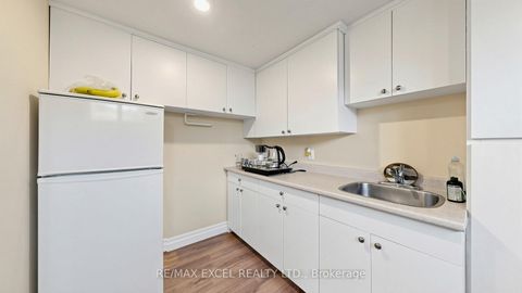 Photo 24 at 254 Patricia Avenue, Newtonbrook West, Toronto