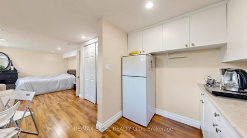 Photo 25 at 254 Patricia Avenue, Newtonbrook West, Toronto