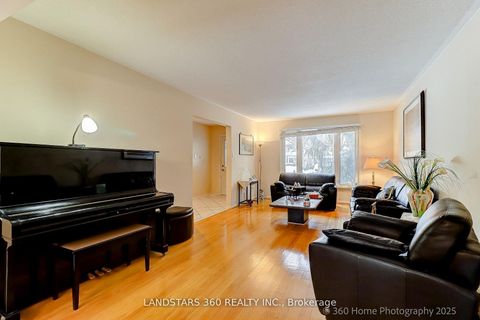 Photo 2 at 31 Whitehorn Crescent, Don Valley Village, Toronto