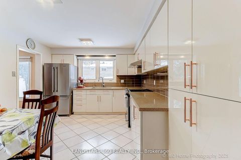 Photo 6 at 31 Whitehorn Crescent, Don Valley Village, Toronto