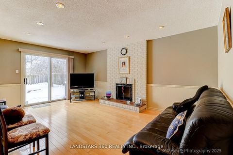 Photo 10 at 31 Whitehorn Crescent, Don Valley Village, Toronto