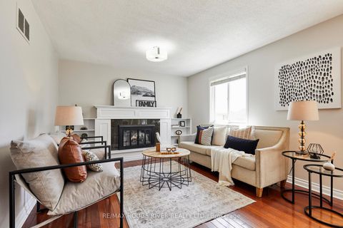 Photo 11 at 31 Champine Square, Bowmanville, Clarington