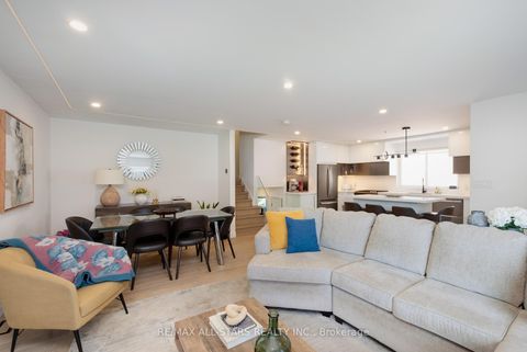Photo 7 at 512 Sandford Street, Central Newmarket, Newmarket
