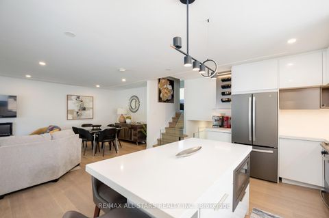 Photo 12 at 512 Sandford Street, Central Newmarket, Newmarket