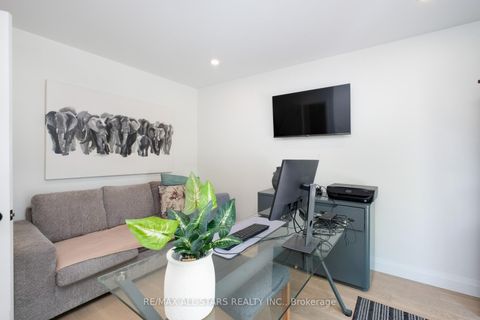Photo 17 at 512 Sandford Street, Central Newmarket, Newmarket