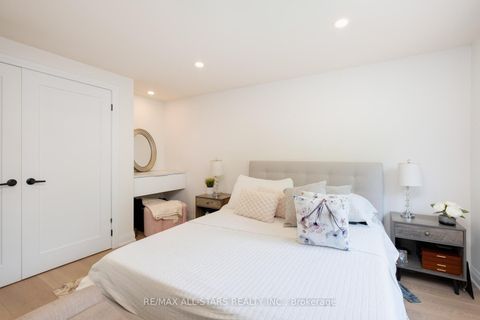 Photo 19 at 512 Sandford Street, Central Newmarket, Newmarket