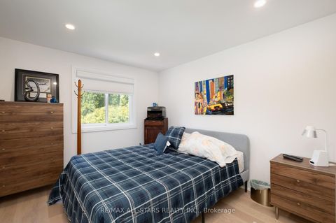 Photo 25 at 512 Sandford Street, Central Newmarket, Newmarket