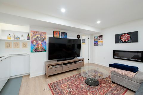 Photo 29 at 512 Sandford Street, Central Newmarket, Newmarket