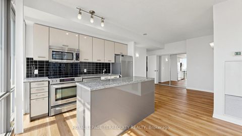 Photo 16 at 2710 - 832 Bay Street, Bay Street Corridor, Toronto