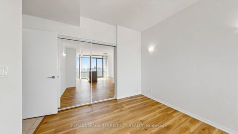 Photo 23 at 2710 - 832 Bay Street, Bay Street Corridor, Toronto