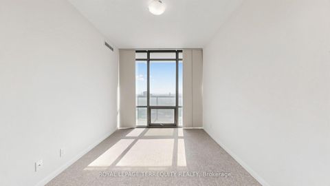 Photo 25 at 2710 - 832 Bay Street, Bay Street Corridor, Toronto