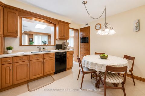 Photo 9 at 22 Norgrove Crescent, Richview, Toronto