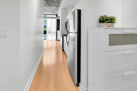 Photo 1 at 210 - 60 Bathurst Street, Niagara, Toronto