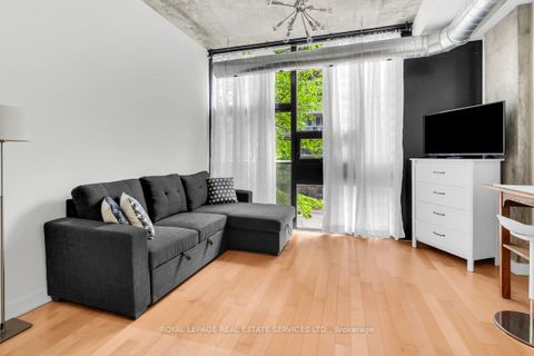 Photo 3 at 210 - 60 Bathurst Street, Niagara, Toronto