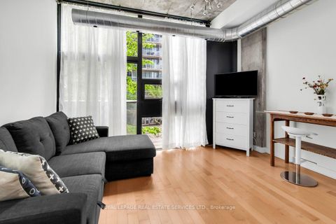 Photo 4 at 210 - 60 Bathurst Street, Niagara, Toronto