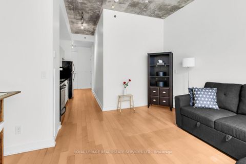 Photo 5 at 210 - 60 Bathurst Street, Niagara, Toronto