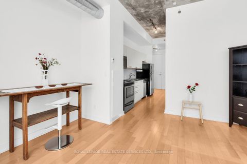 Photo 6 at 210 - 60 Bathurst Street, Niagara, Toronto