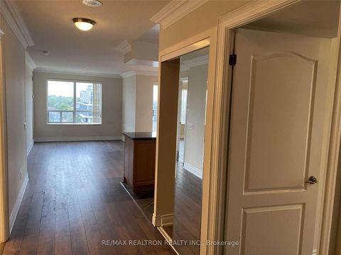Photo 4 at 1010 - 2 Clairtrell Road, Willowdale East, Toronto